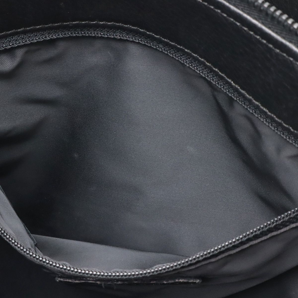 Chanel Chain Handle Tote Bag Leather Black Gold Vintage — view 7