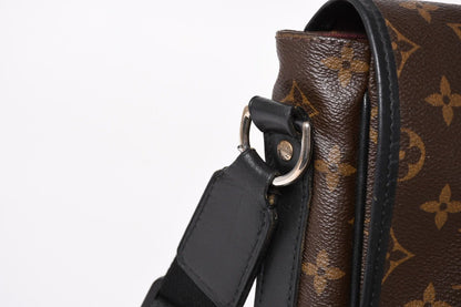 Louis Vuitton Macassar Bus GM Shoulder Bag Monogram Canvas Brown — view 4