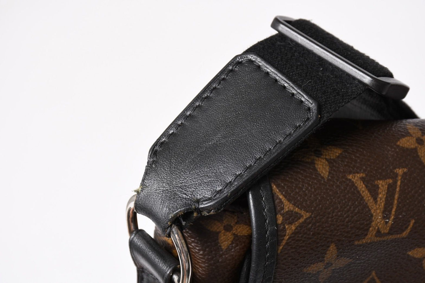Louis Vuitton Macassar Bus GM Shoulder Bag Monogram Canvas Brown — view 5