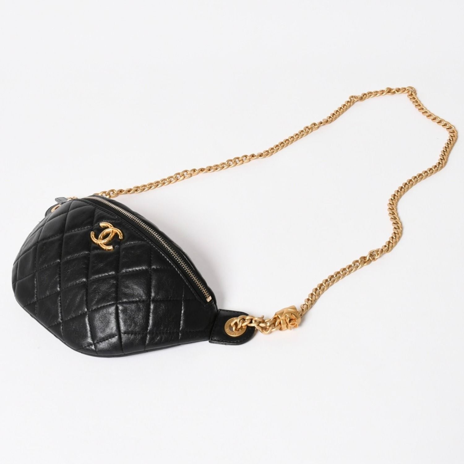 Chanel Quilted Heart Chain Waist Bag Mini Random Model Lambskin Black Gold — view 4