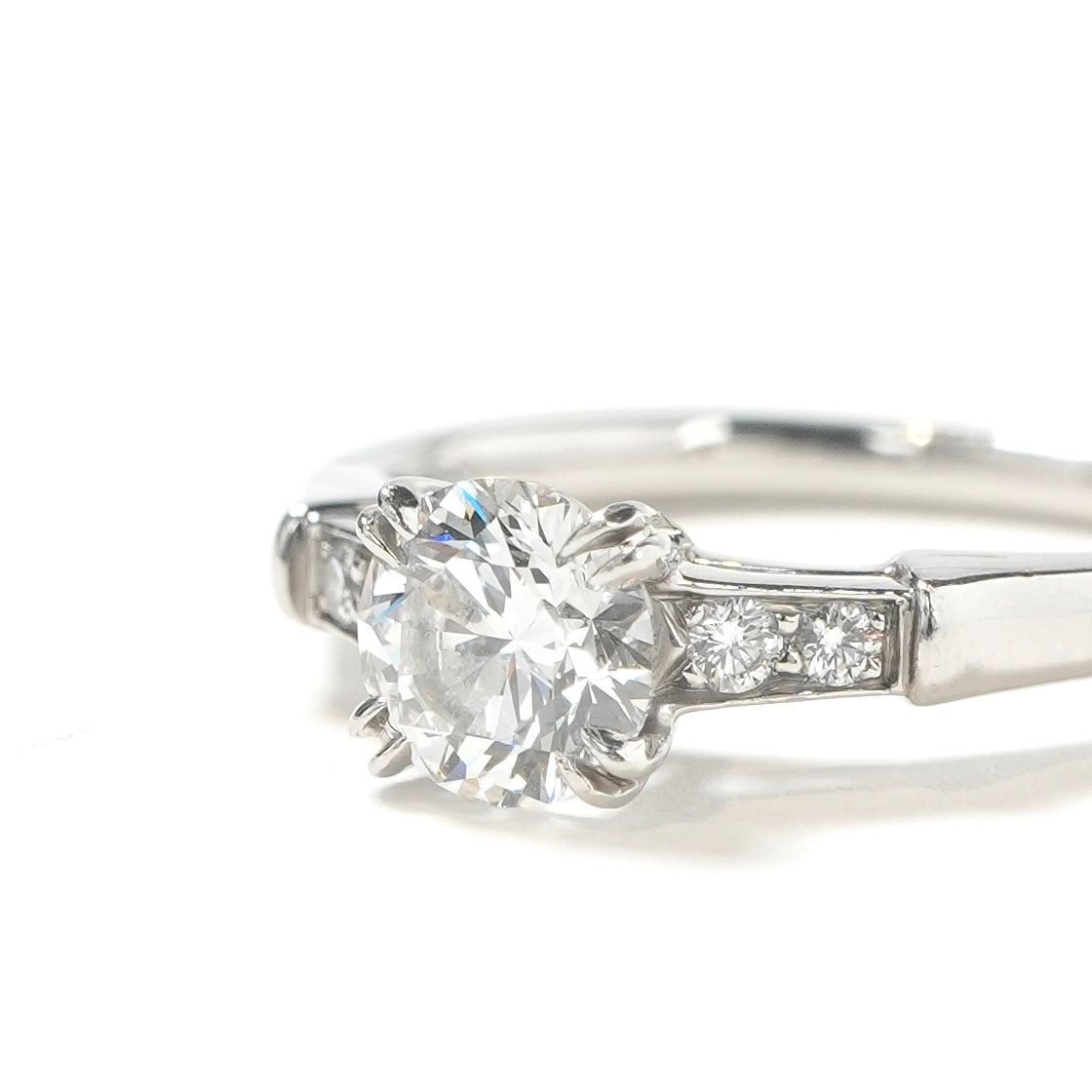 Harry Winston Round Cut Tryst Ring Bi Silver — view 3
