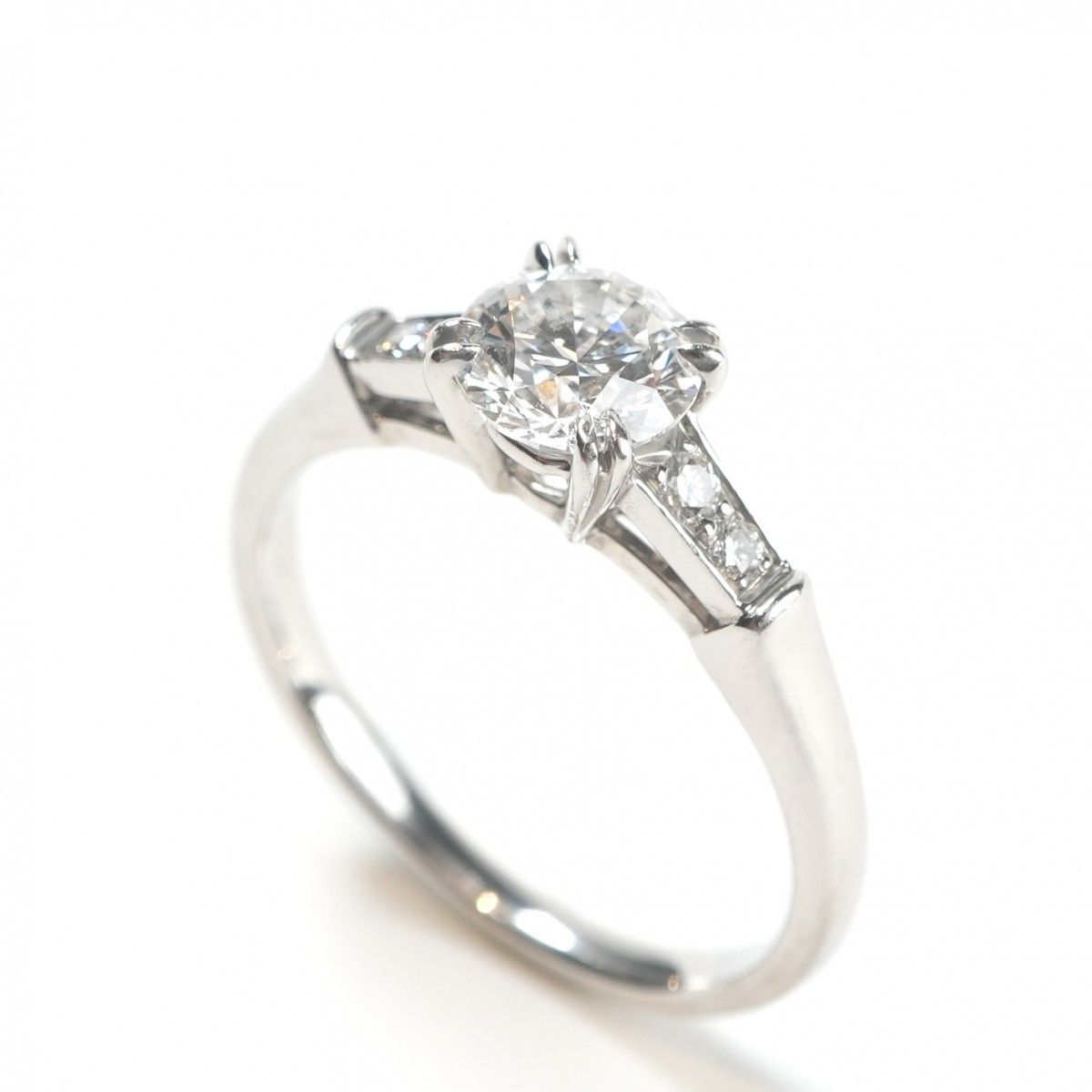 Harry Winston Round Cut Tryst Ring Bi Silver — view 2