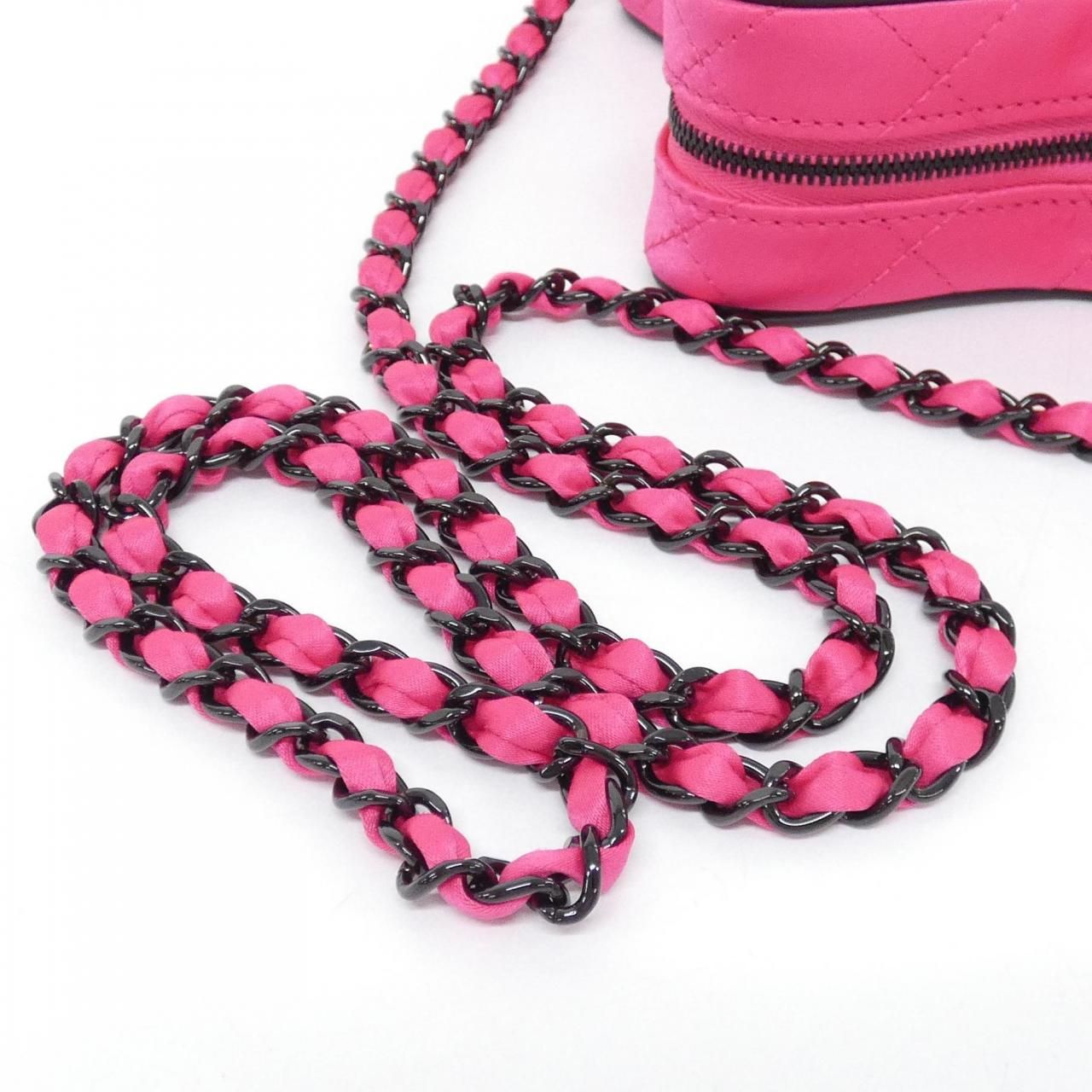 Chanel Shoulder Bag Pink — view 4