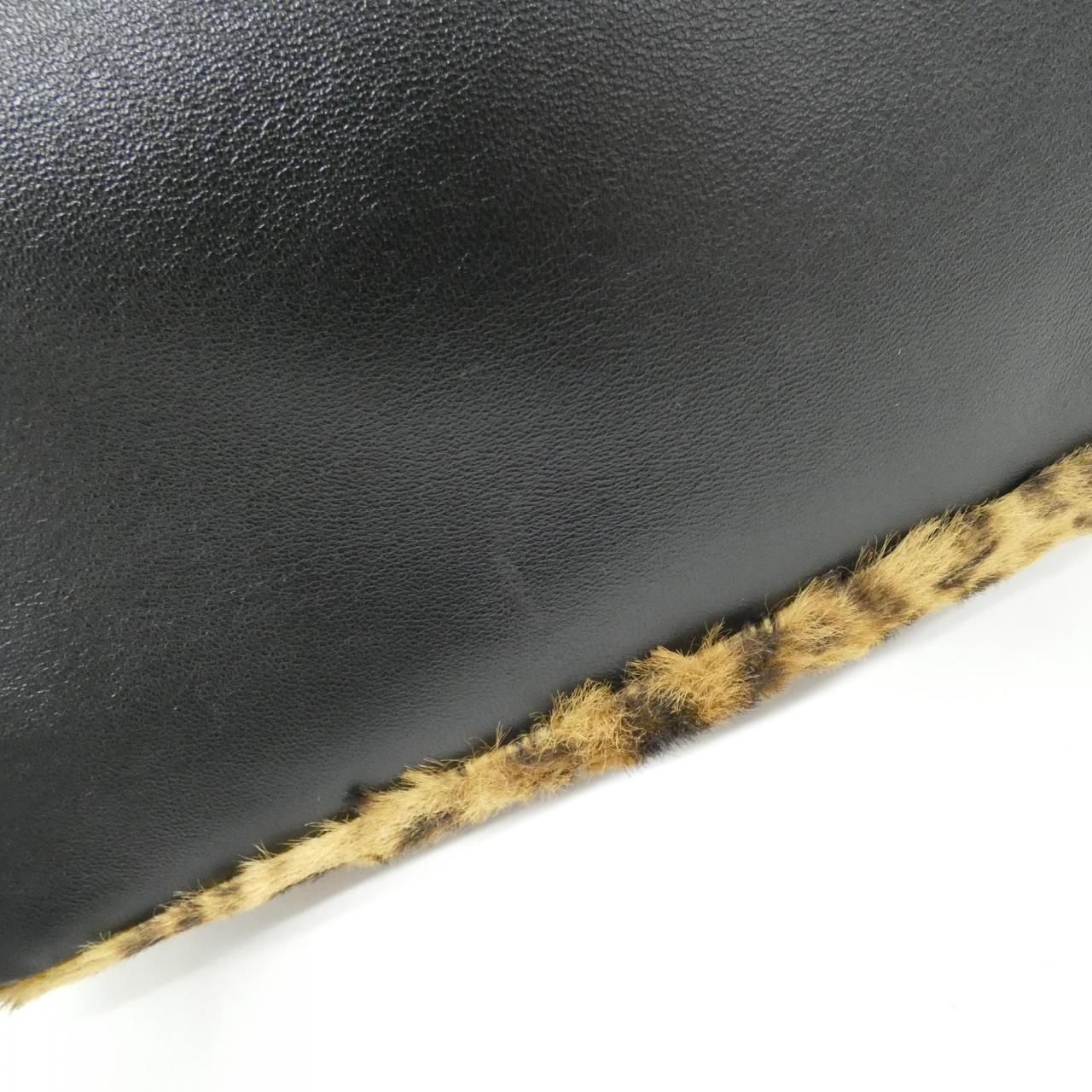 Saint Laurent le 5 a 7 Bea — view 3