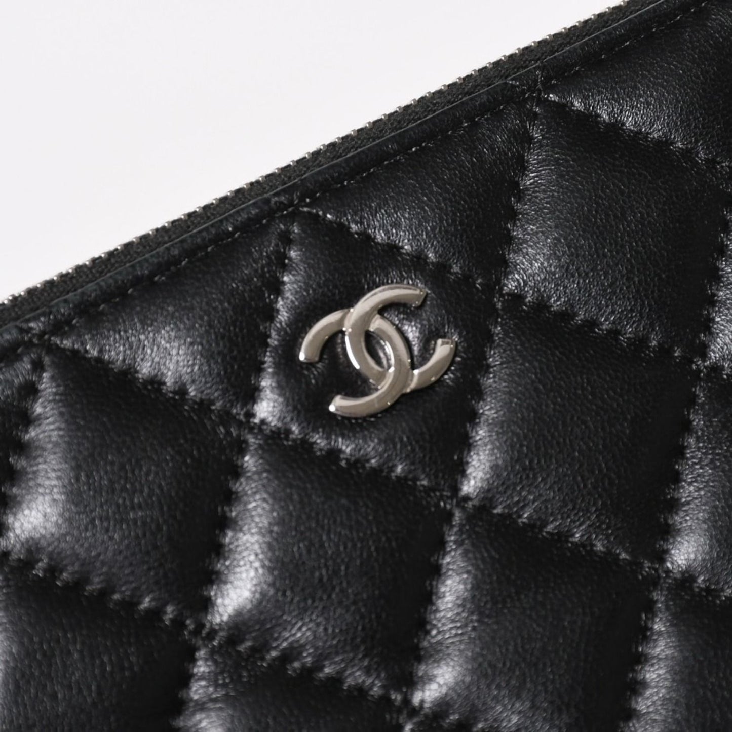 Chanel Chain Wallet on CC Logo Lambskin Black Silver Shoulder Bag — view 6