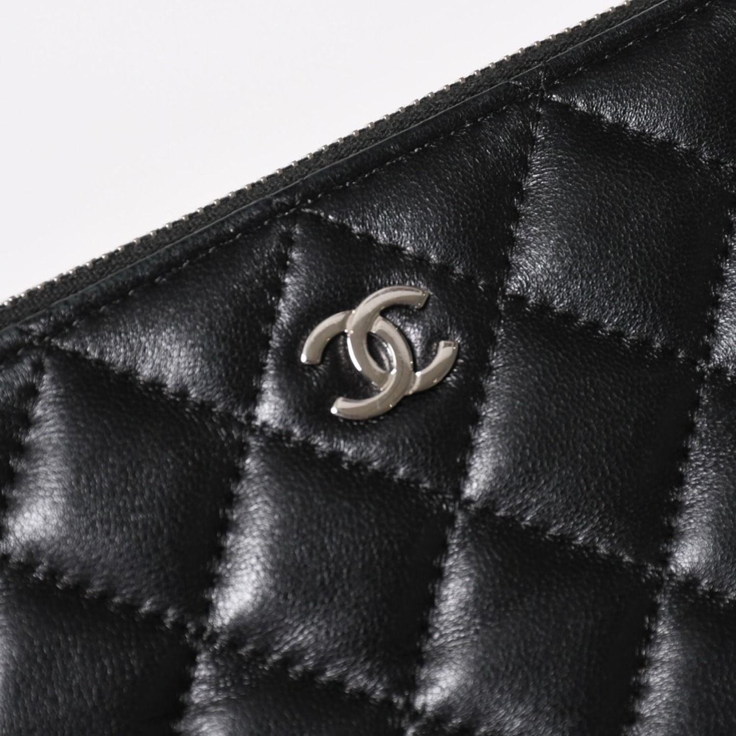 Chanel Chain Wallet on CC Logo Lambskin Black Silver Shoulder Bag — view 6