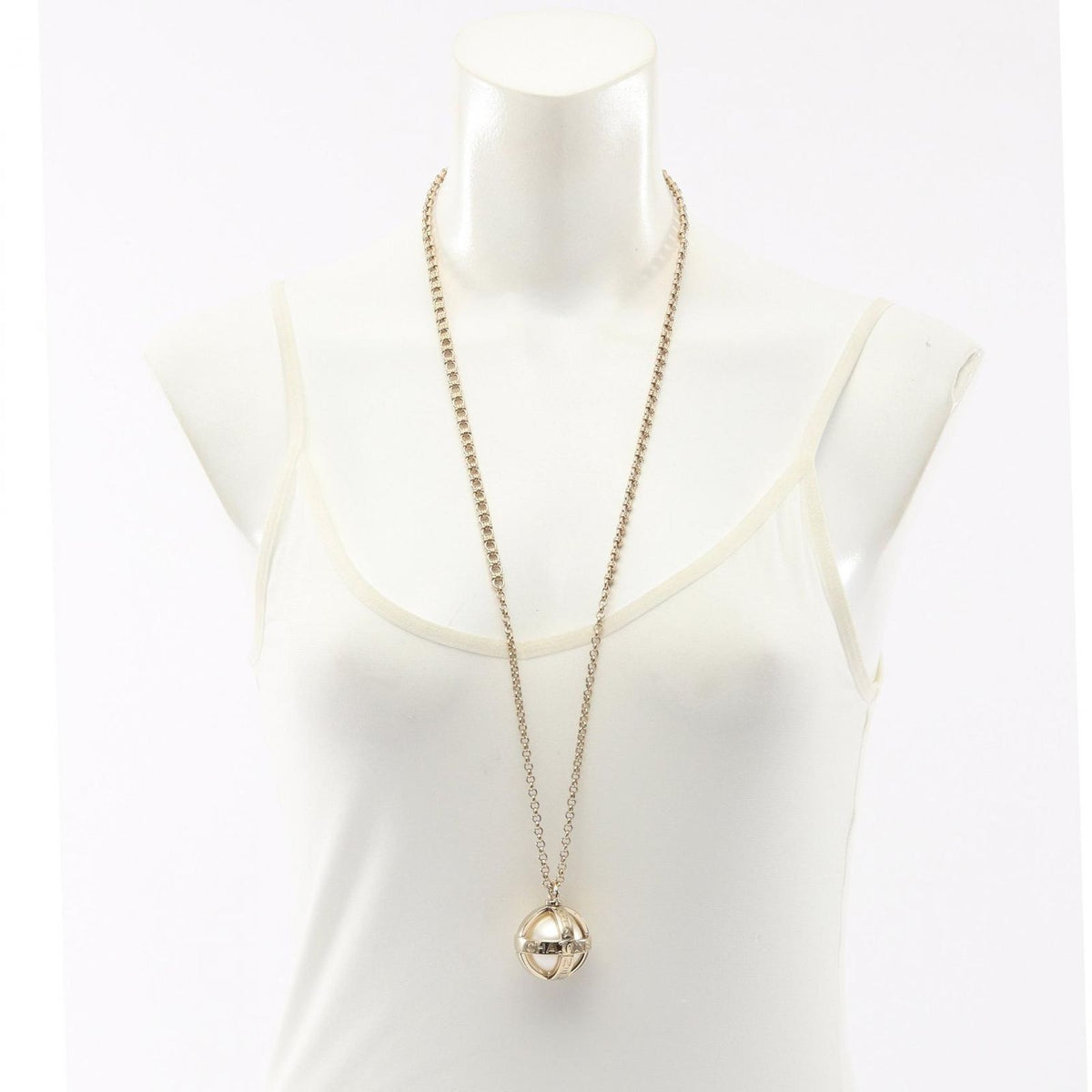 Chanel Necklace CC Logo — view 4