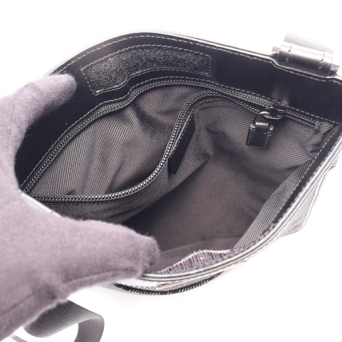 Gucci Shoulder Bag GG Canvas Gray Black — view 3