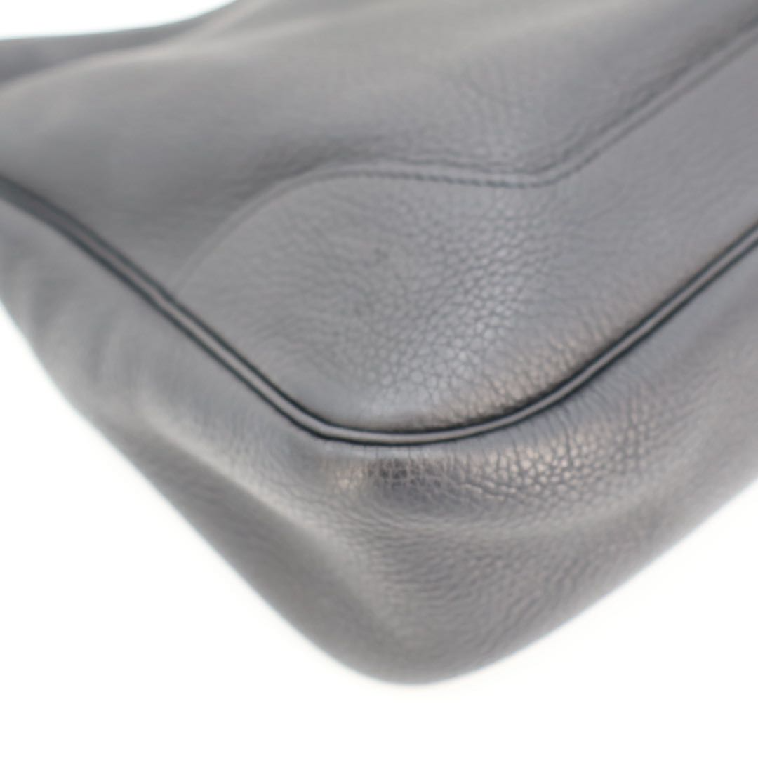 Hermes Trim 31 Shoulder Bag — view 2