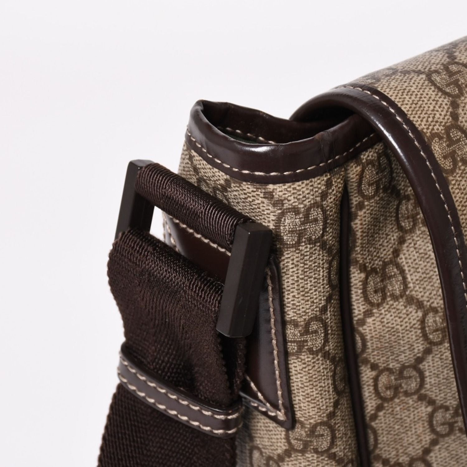 Gucci GG Supreme Canvas Messenger Shoulder Bag Silver — view 5