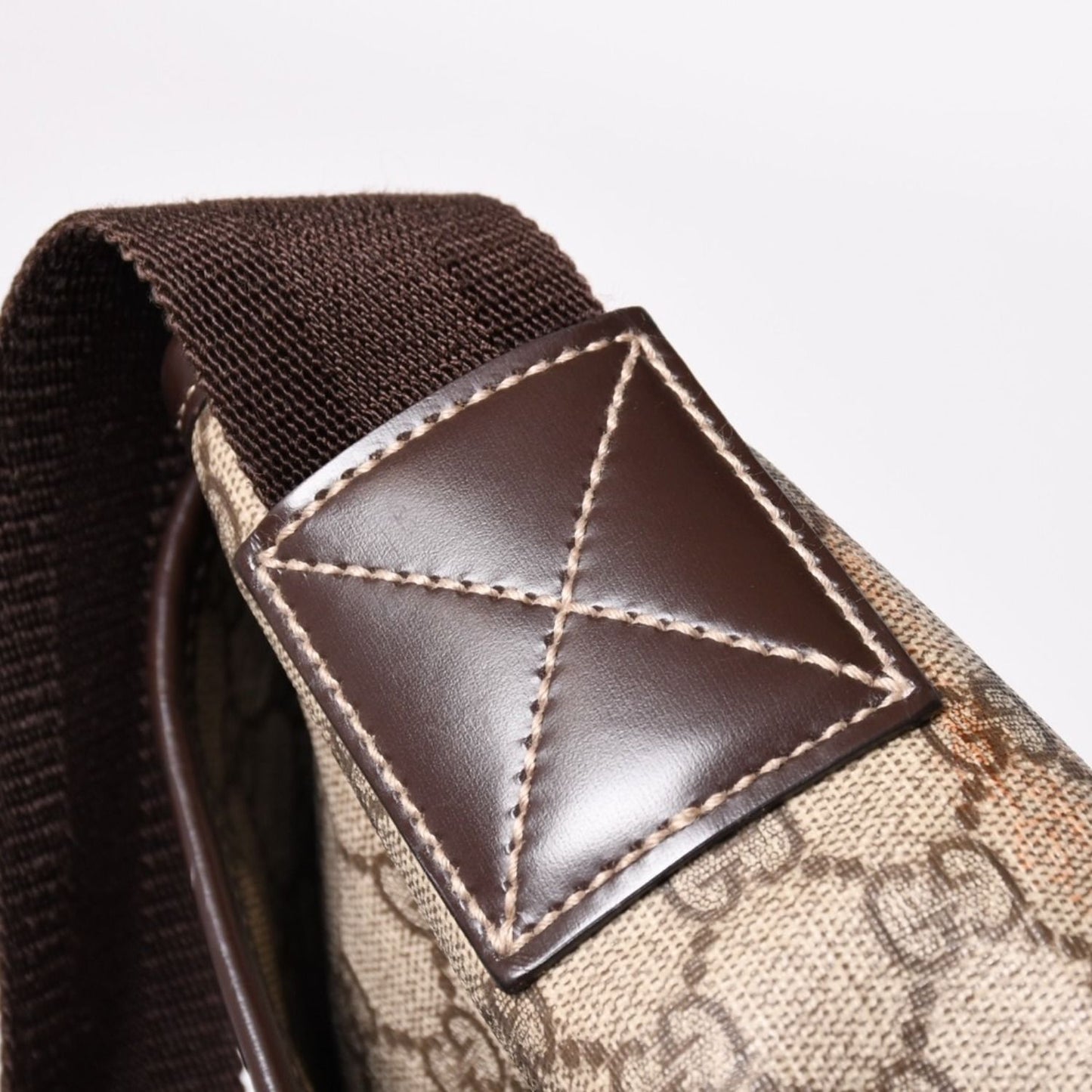 Gucci GG Supreme Canvas Messenger Shoulder Bag Silver — view 7