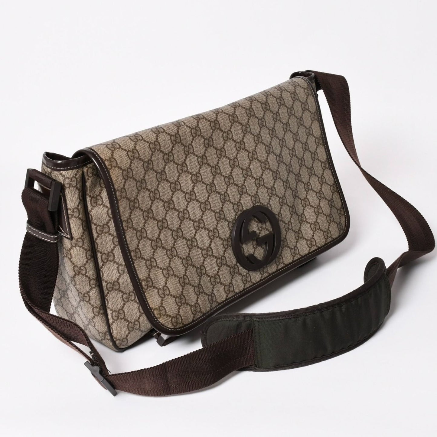 Gucci GG Supreme Canvas Messenger Shoulder Bag Silver — view 3