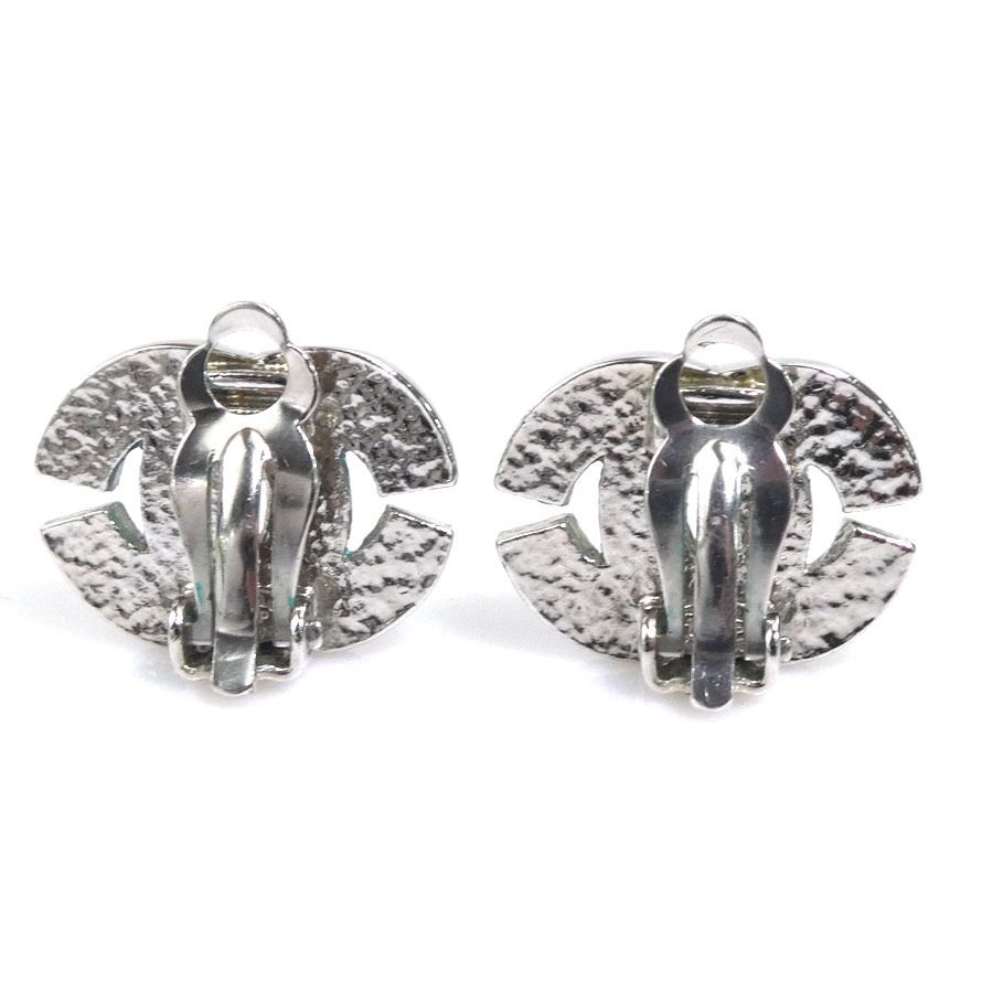 Chanel Earrings CC Logo — view 4