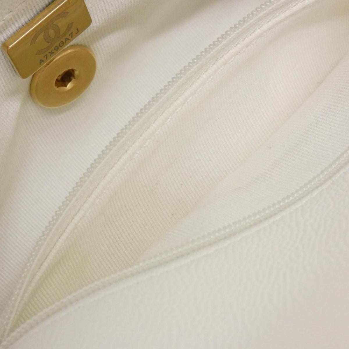 Chanel Bag Handbag White — view 8