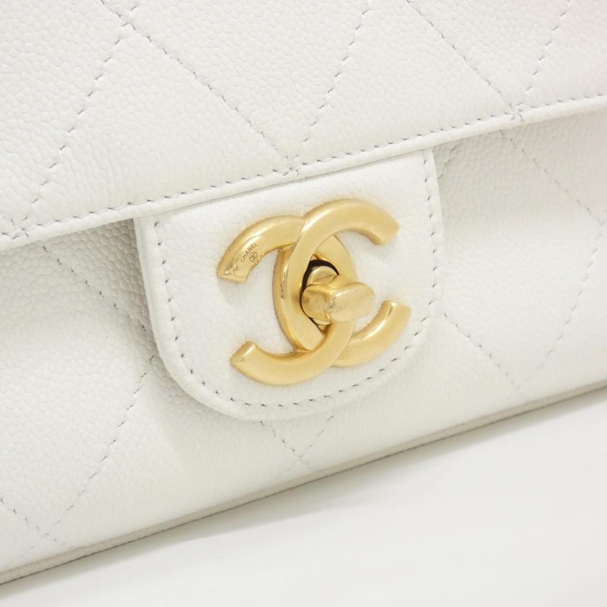 Chanel Bag Handbag White — view 4