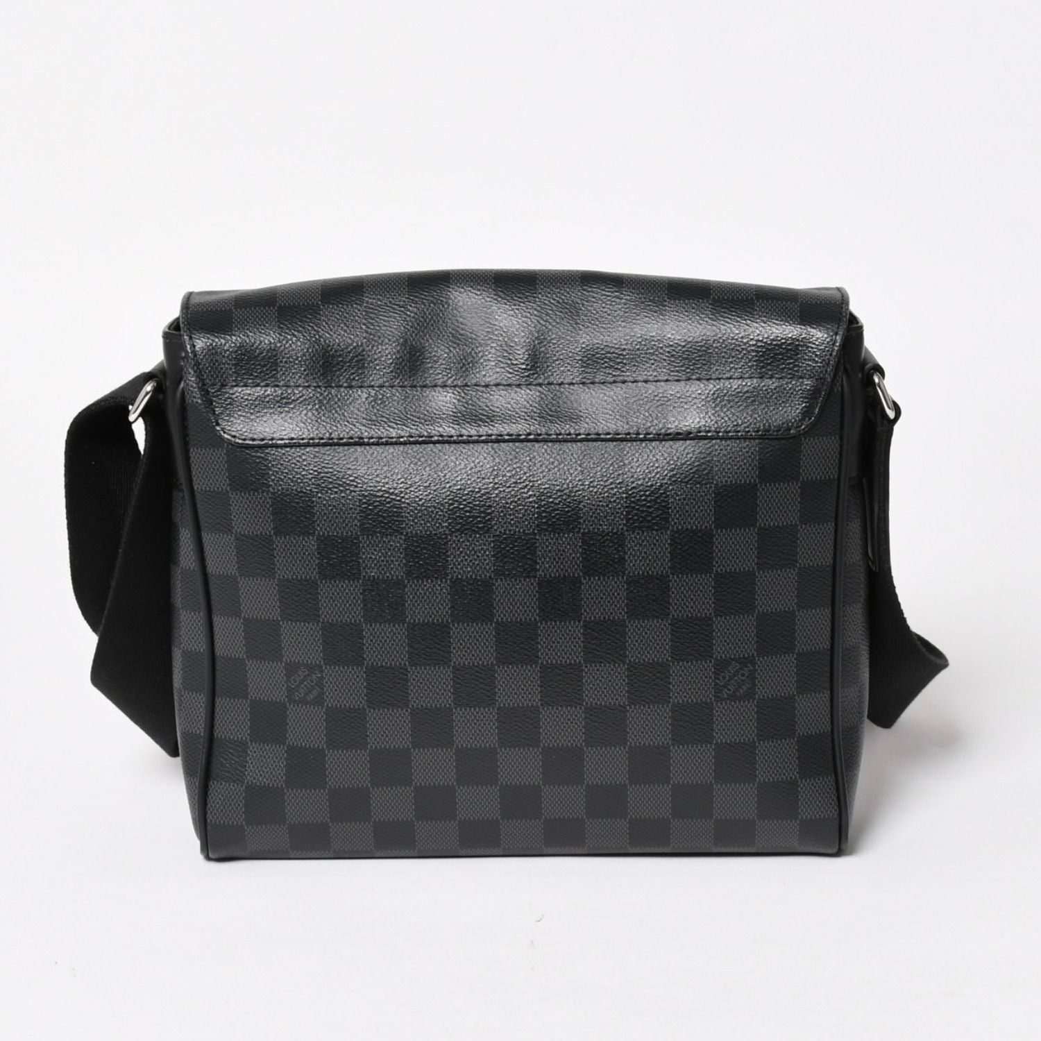 Louis Vuitton District PM Messenger Bag Damier Graphite Canvas Black Gray Silver — view 2