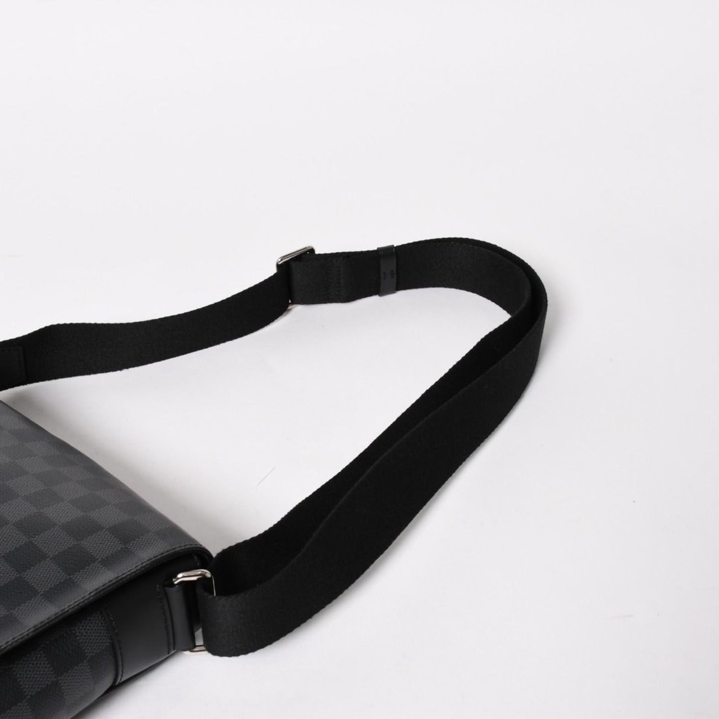 Louis Vuitton District PM Messenger Bag Damier Graphite Canvas Black Gray Silver — view 7