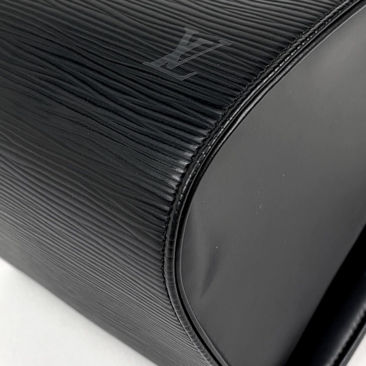 Louis Vuitton Shoulder Bag Epi Noir — view 3