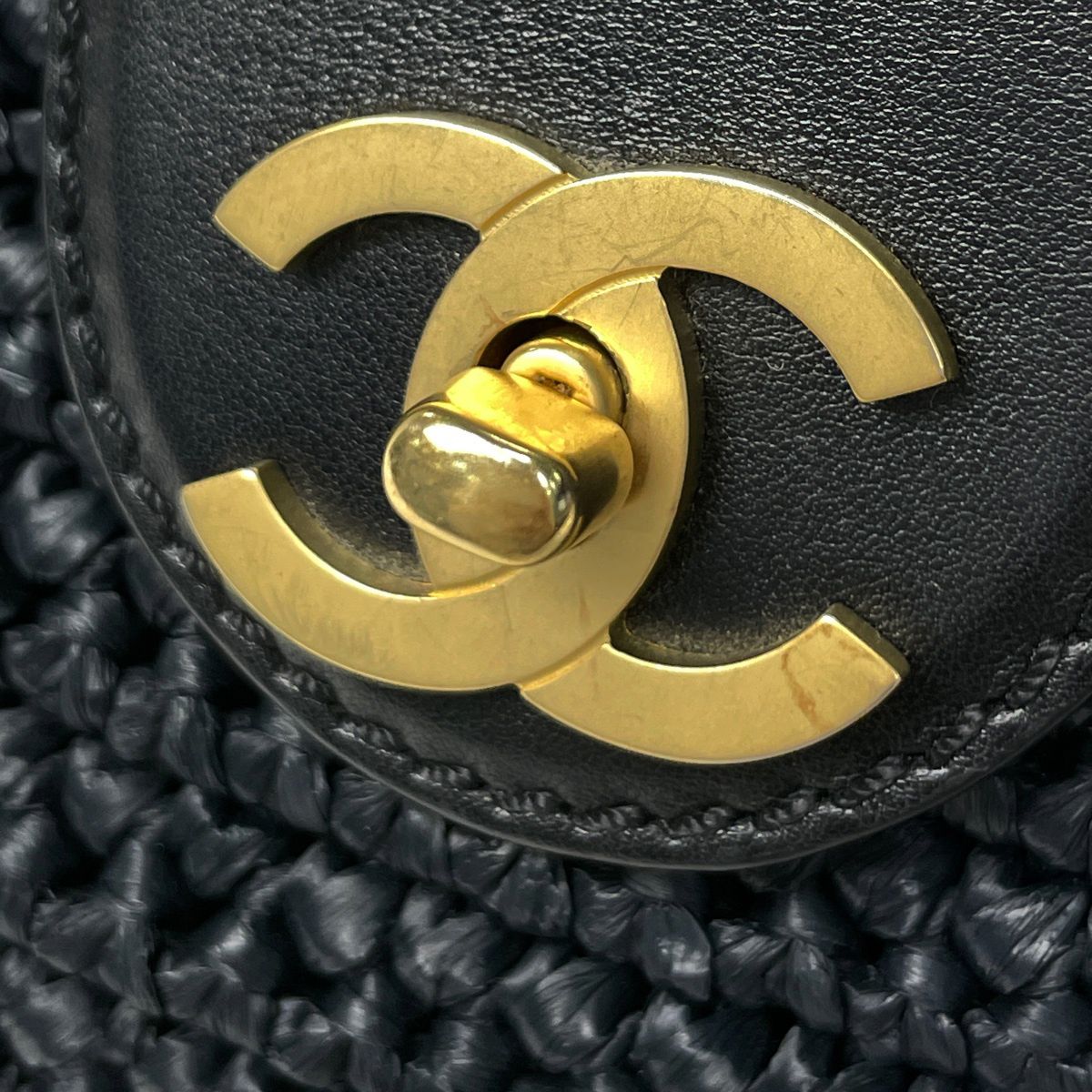 Chanel CC Logo Chain Tote Shoulder Bag Raffia Navy — view 4
