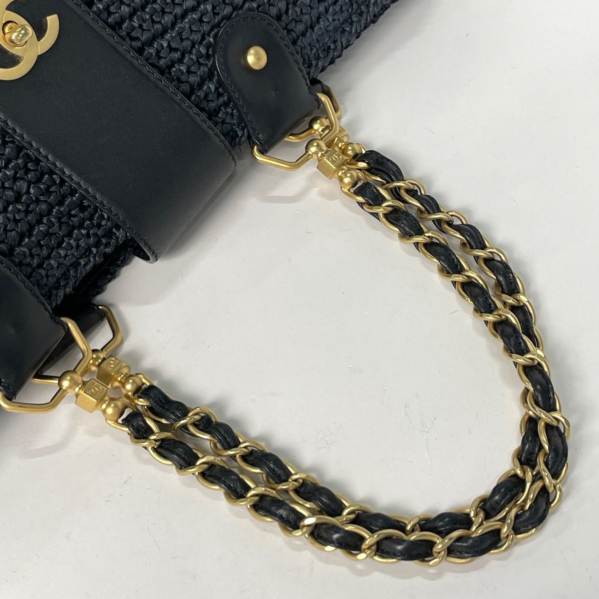 Chanel CC Logo Chain Tote Shoulder Bag Raffia Navy — view 7
