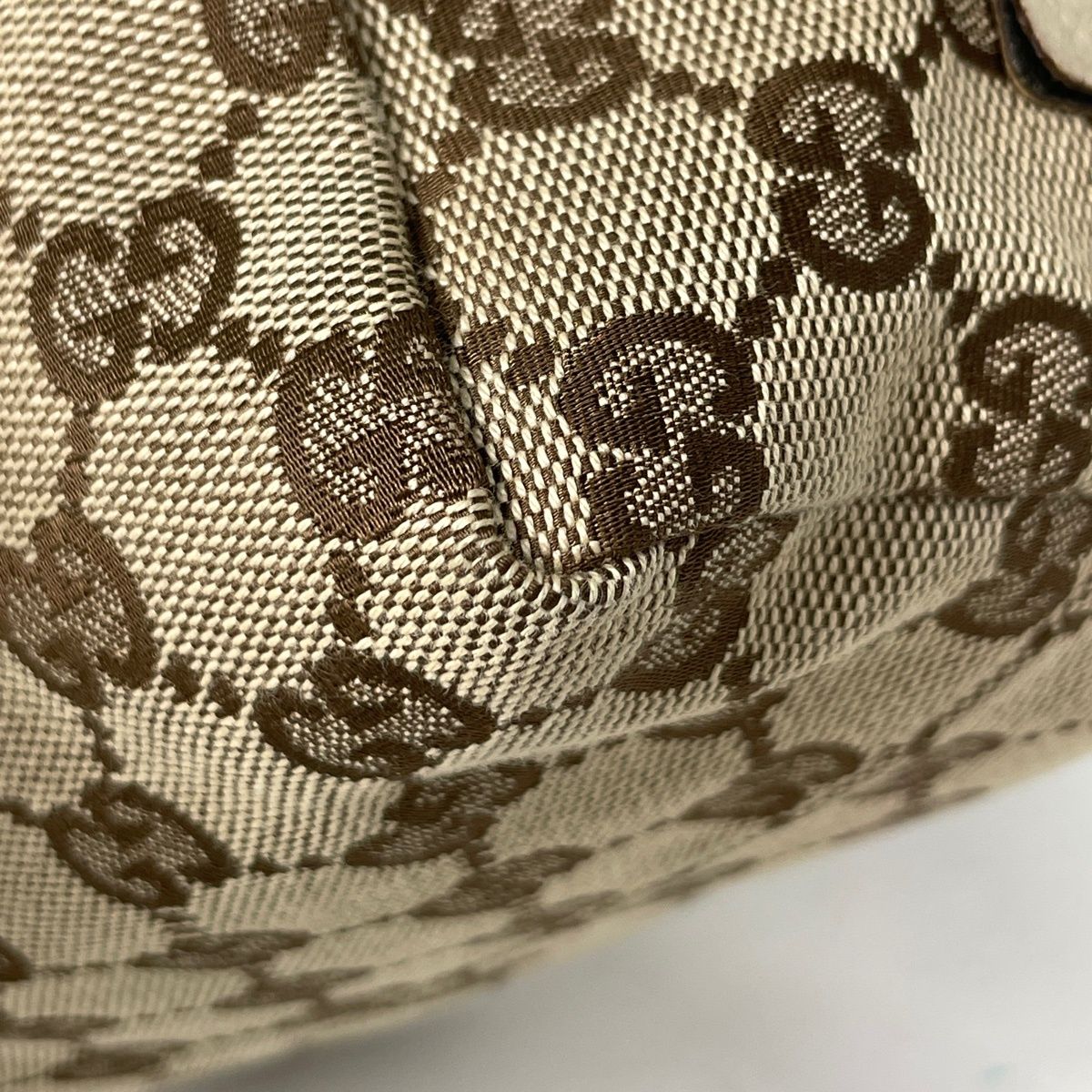 Gucci Handbag GG Pattern Canvas Beige White — view 3