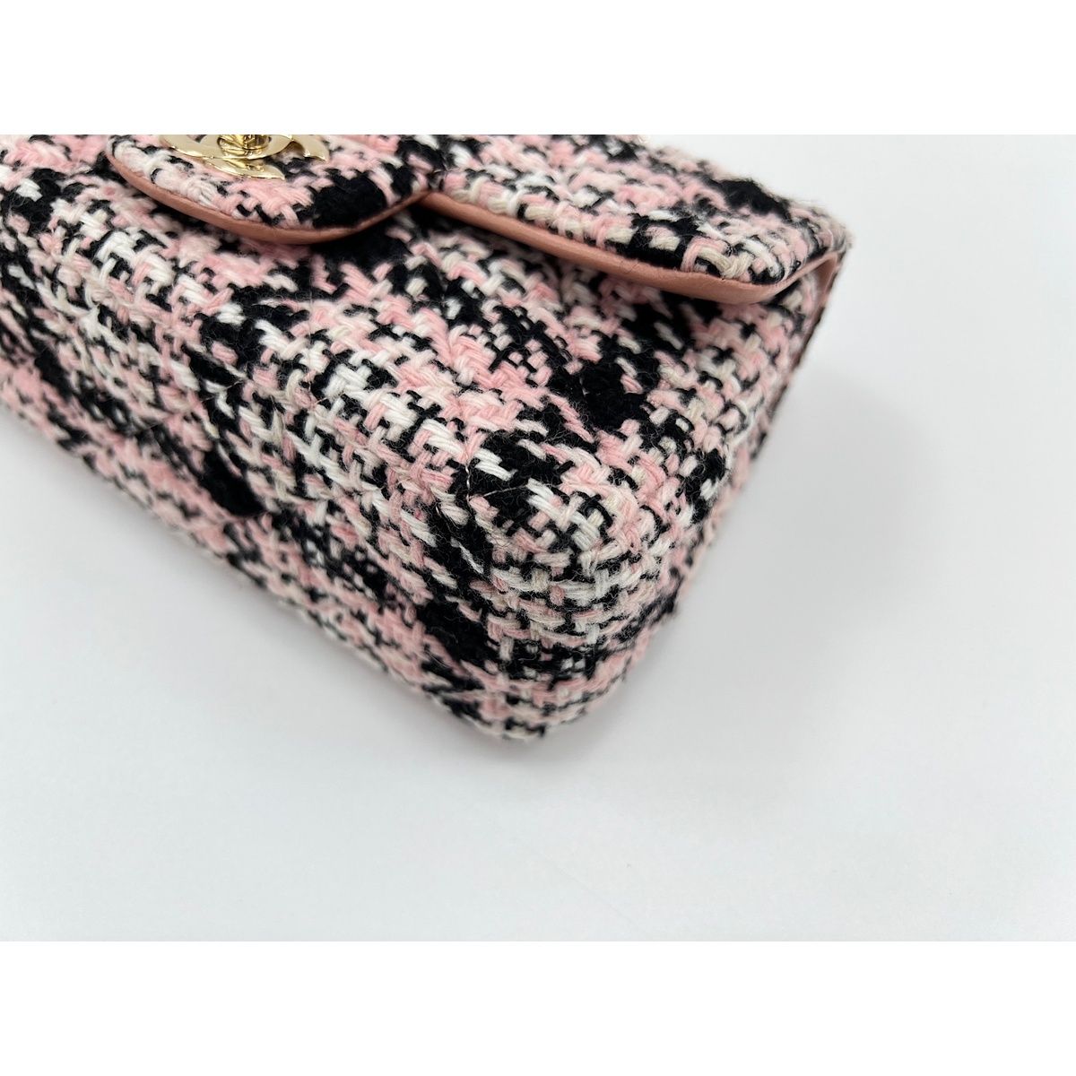 Chanel Shoulder Bag Mini Quilted — view 7