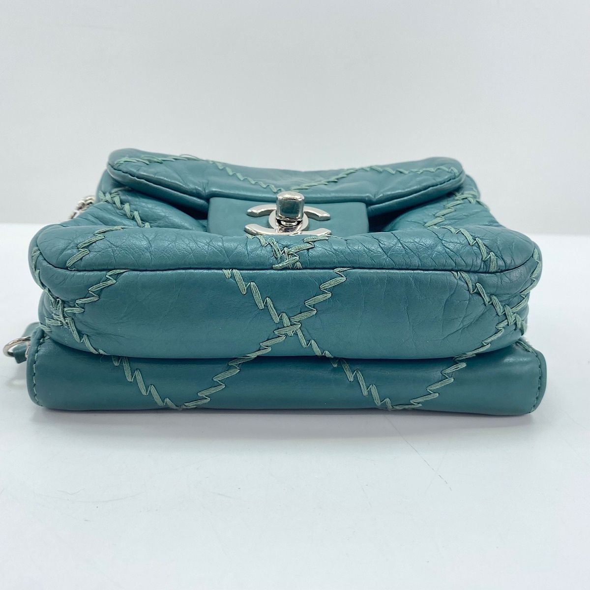 Chanel Shoulder Bag Green — view 8