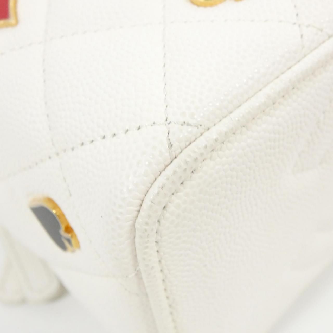 Chanel Shoulder Bag White — view 3