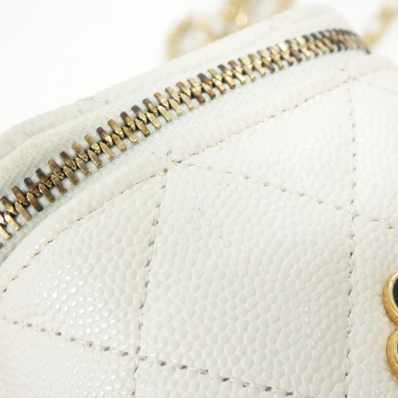 Chanel Shoulder Bag White — view 4