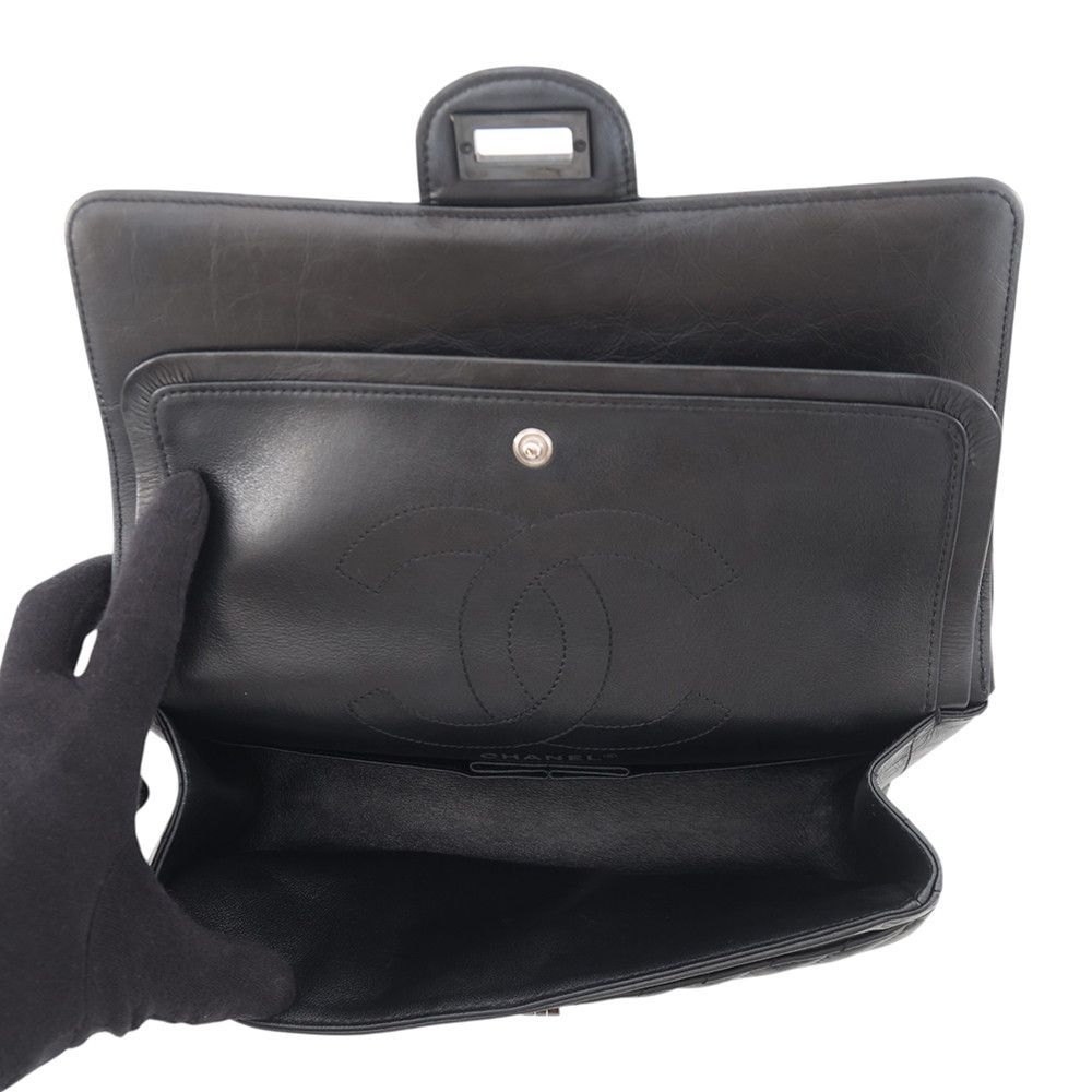Chanel Chain Shoulder Bag 2.55 Blanc Aged Calf Leather Black — view 7