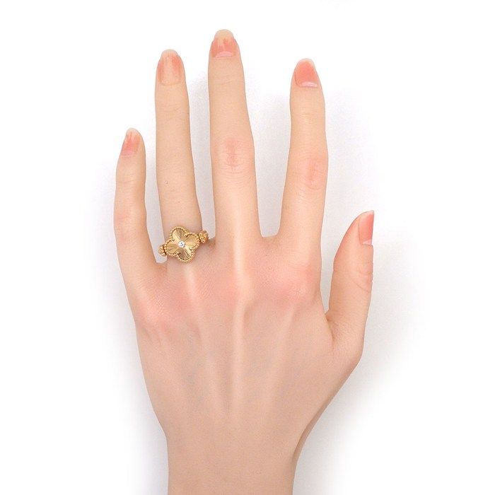 Van Cleef & Arpels Ring Vintage Alhambra Reversible Guilloche Carnelian Point — view 4