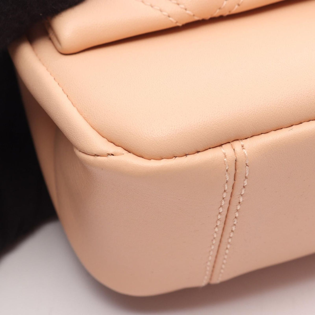 Bvlgari Shoulder Bag Serpenti Cabochon Salmon Pink Black White Leather Chain — view 5