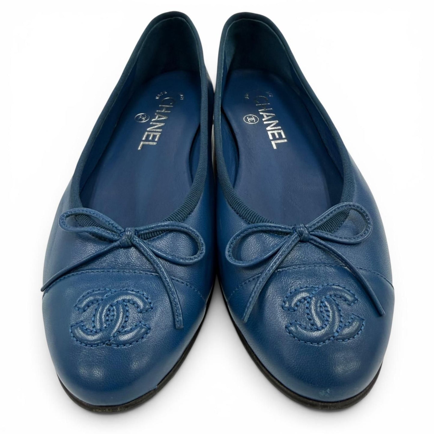 Chanel Ballerina CC Logo Ribbon Leather Flat Pumps Ballet Shoes Navy — view 2