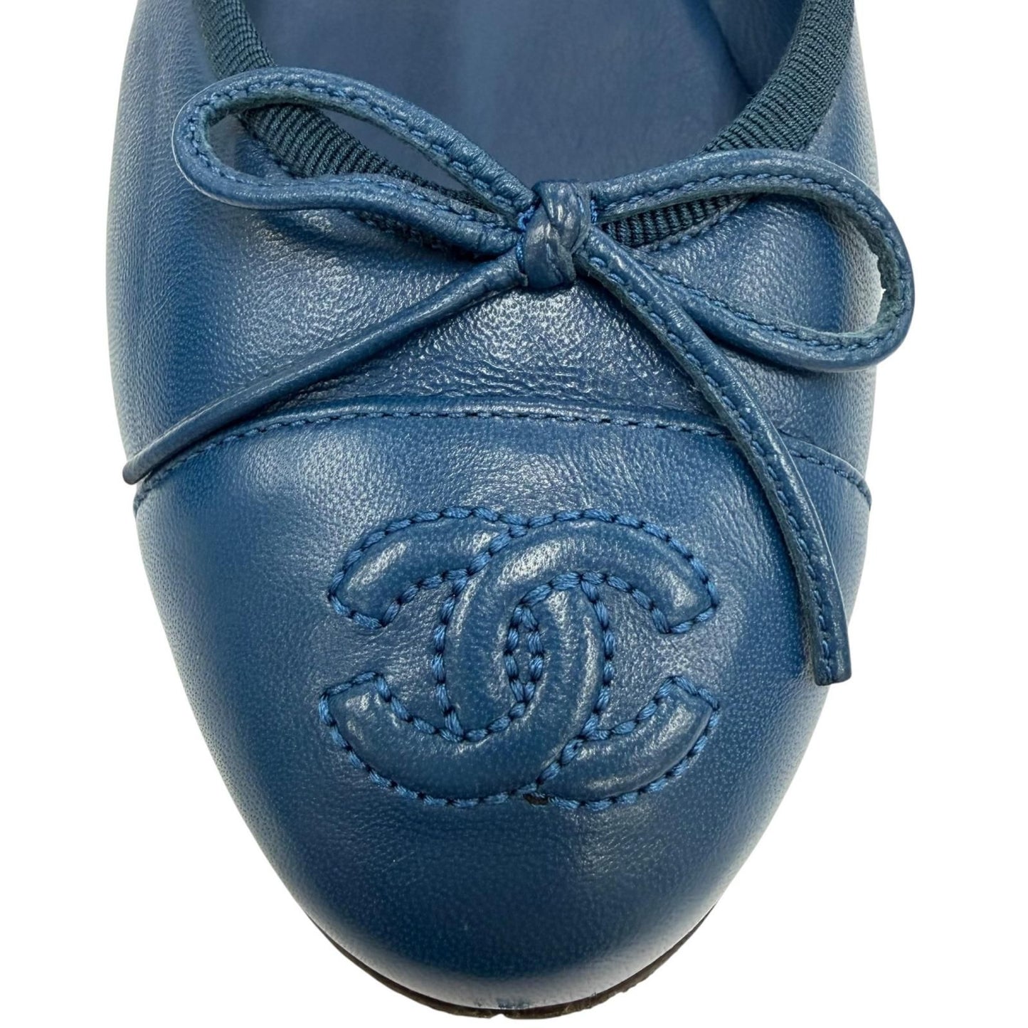 Chanel Ballerina CC Logo Ribbon Leather Flat Pumps Ballet Shoes Navy — view 7