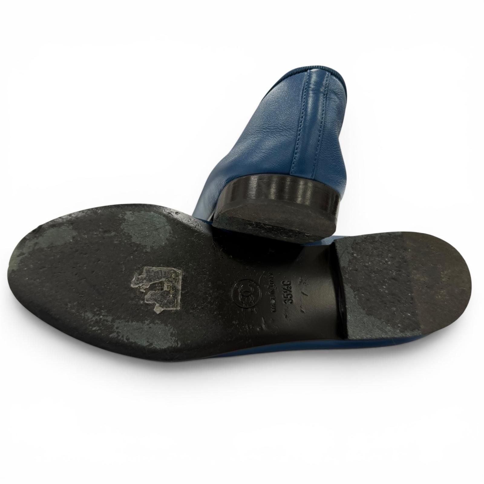 Chanel Ballerina CC Logo Ribbon Leather Flat Pumps Ballet Shoes Navy — view 4