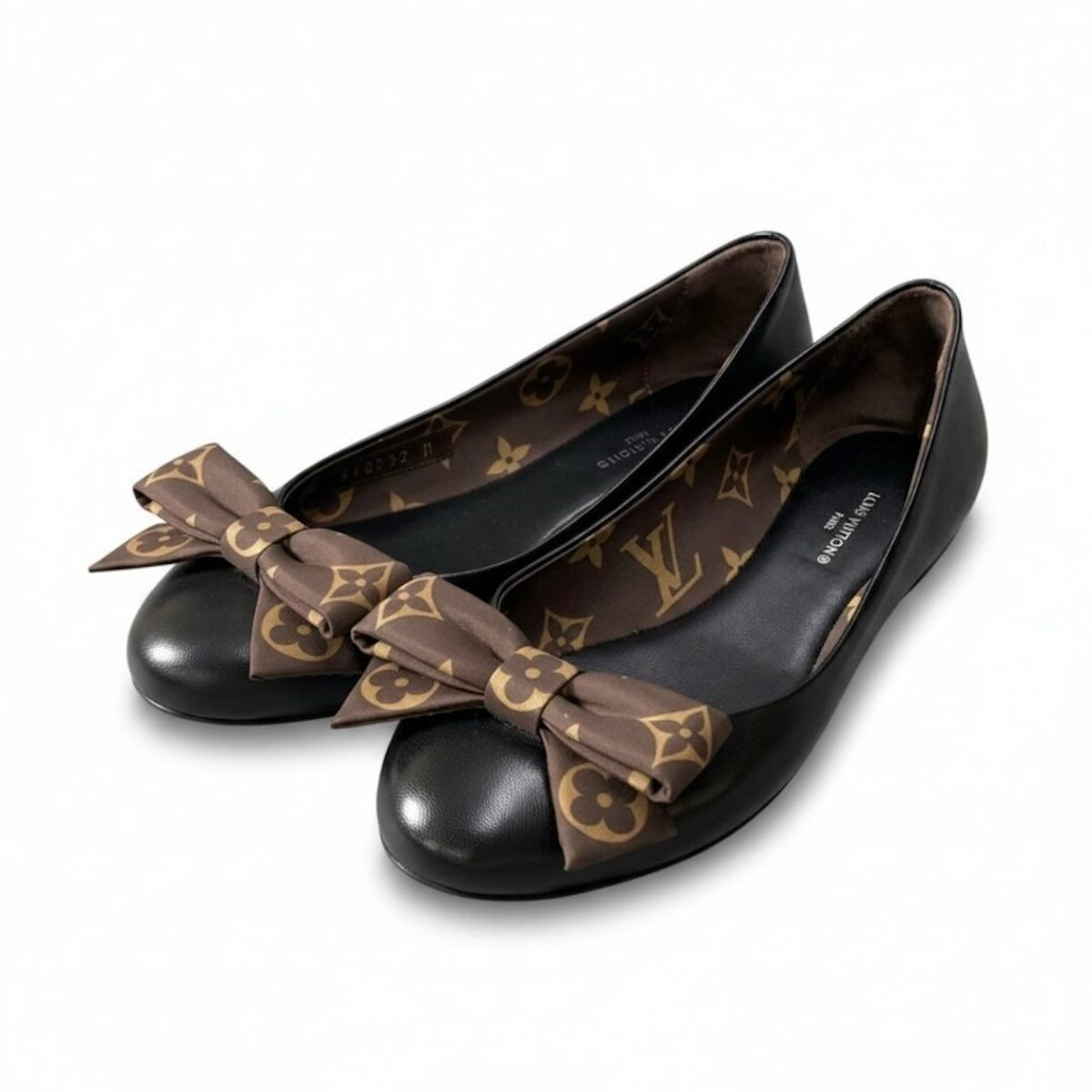 Louis Vuitton Monogram Ribbon Flat Shoes Leather Pumps
