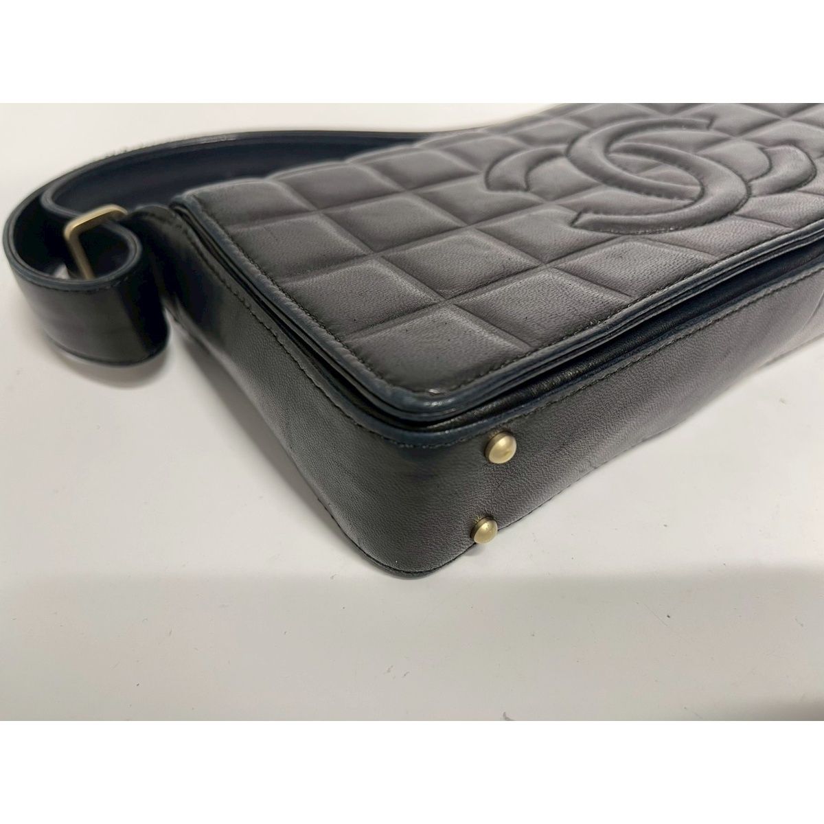 Chanel Shoulder Bag Chocolate Bar — view 5
