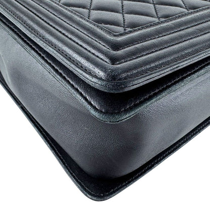Chanel Shoulder Bag Boy Large — view 8