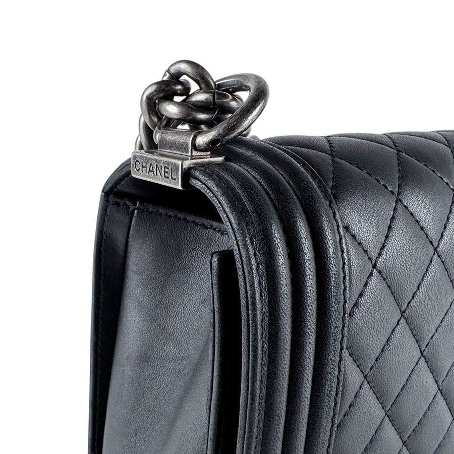 Chanel Shoulder Bag Boy Large — view 5