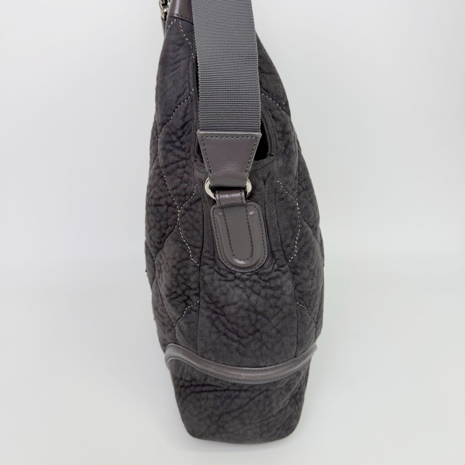Chanel Sports Line CC Logo Chain Shoulder Bag Suede Leather Gray Silver Vintage — view 6
