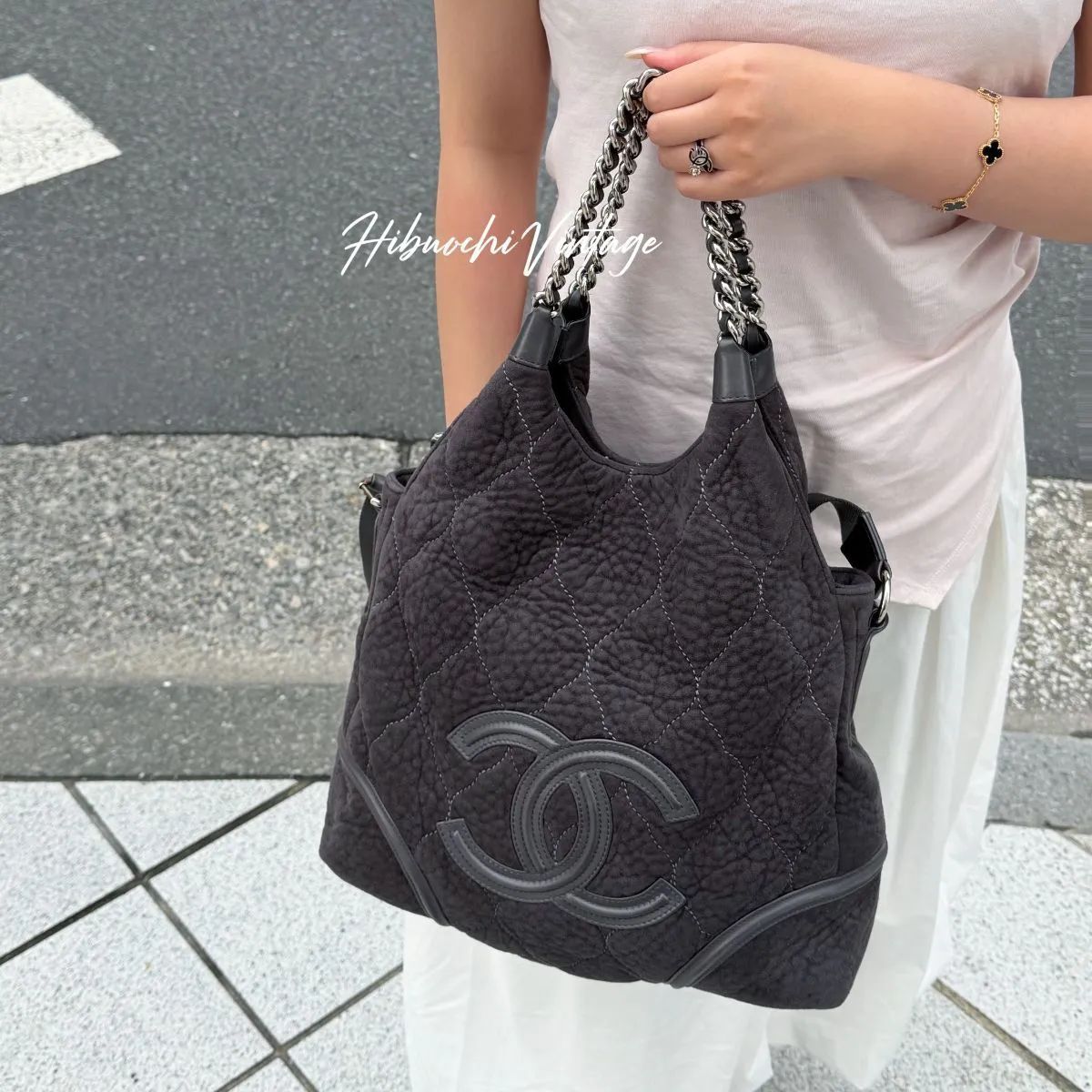 Chanel Sports Line CC Logo Chain Shoulder Bag Suede Leather Gray Silver Vintage — view 3