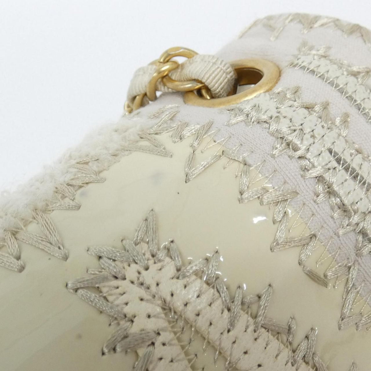 Chanel Shoulder Bag Ivory — view 4