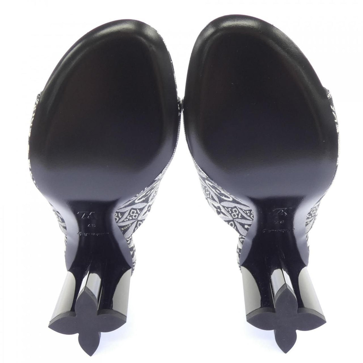 Louis Vuitton Silhouette Line Sandals — view 4