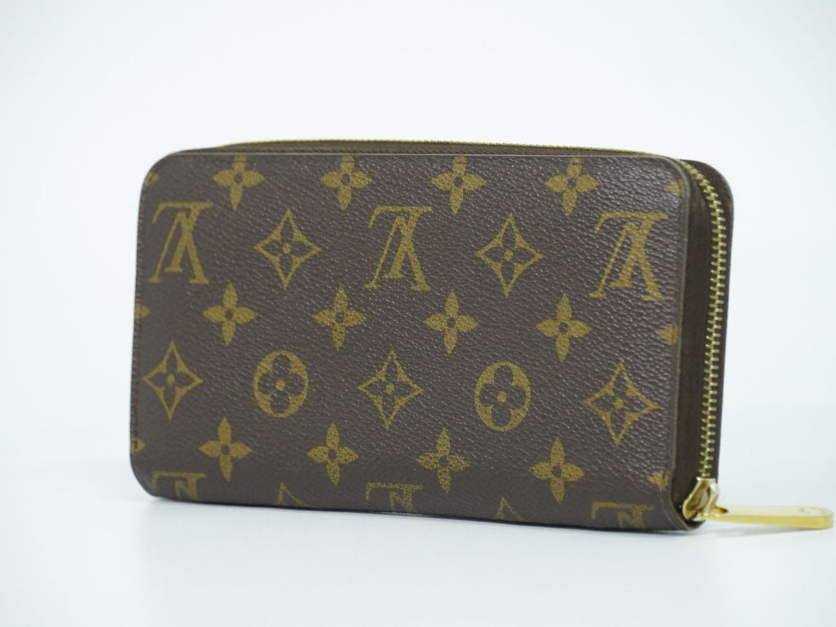Louis Vuitton LV Zippy Wallet Monogram Zip Around Brown — view 2