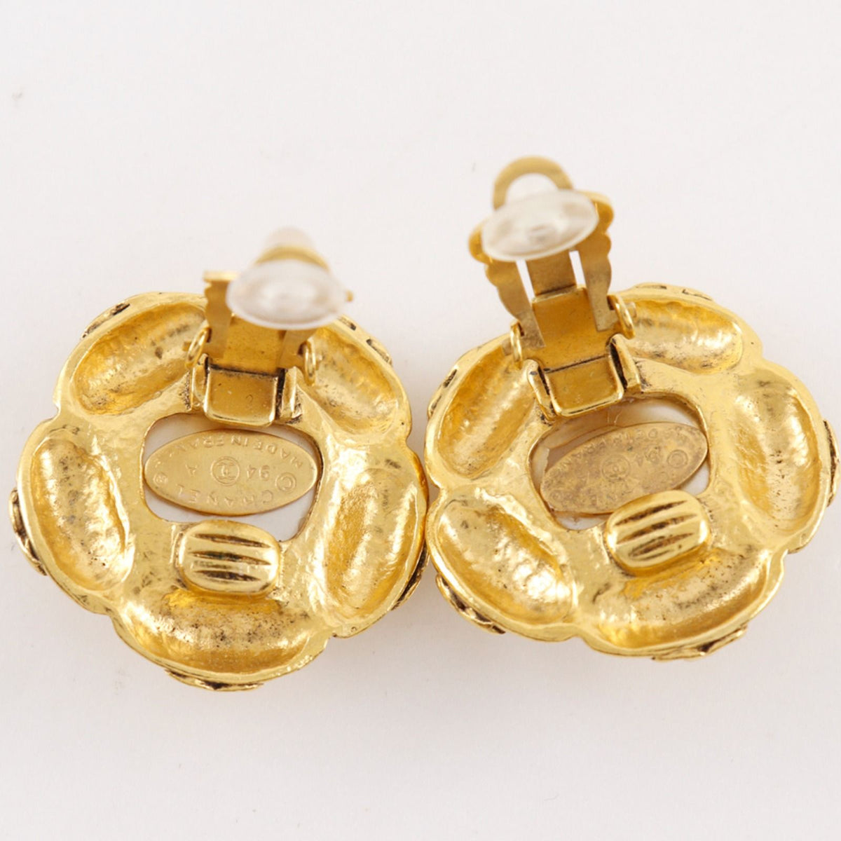 Chanel 94A CC Logo Flower Vintage Gold Plated Faux Pearl Earrings — view 4