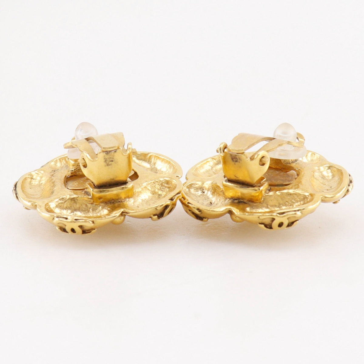 Chanel 94A CC Logo Flower Vintage Gold Plated Faux Pearl Earrings — view 5
