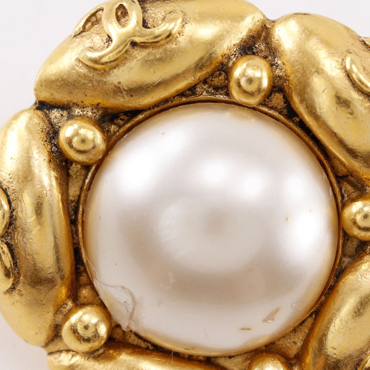 Chanel 94A CC Logo Flower Vintage Gold Plated Faux Pearl Earrings — view 6