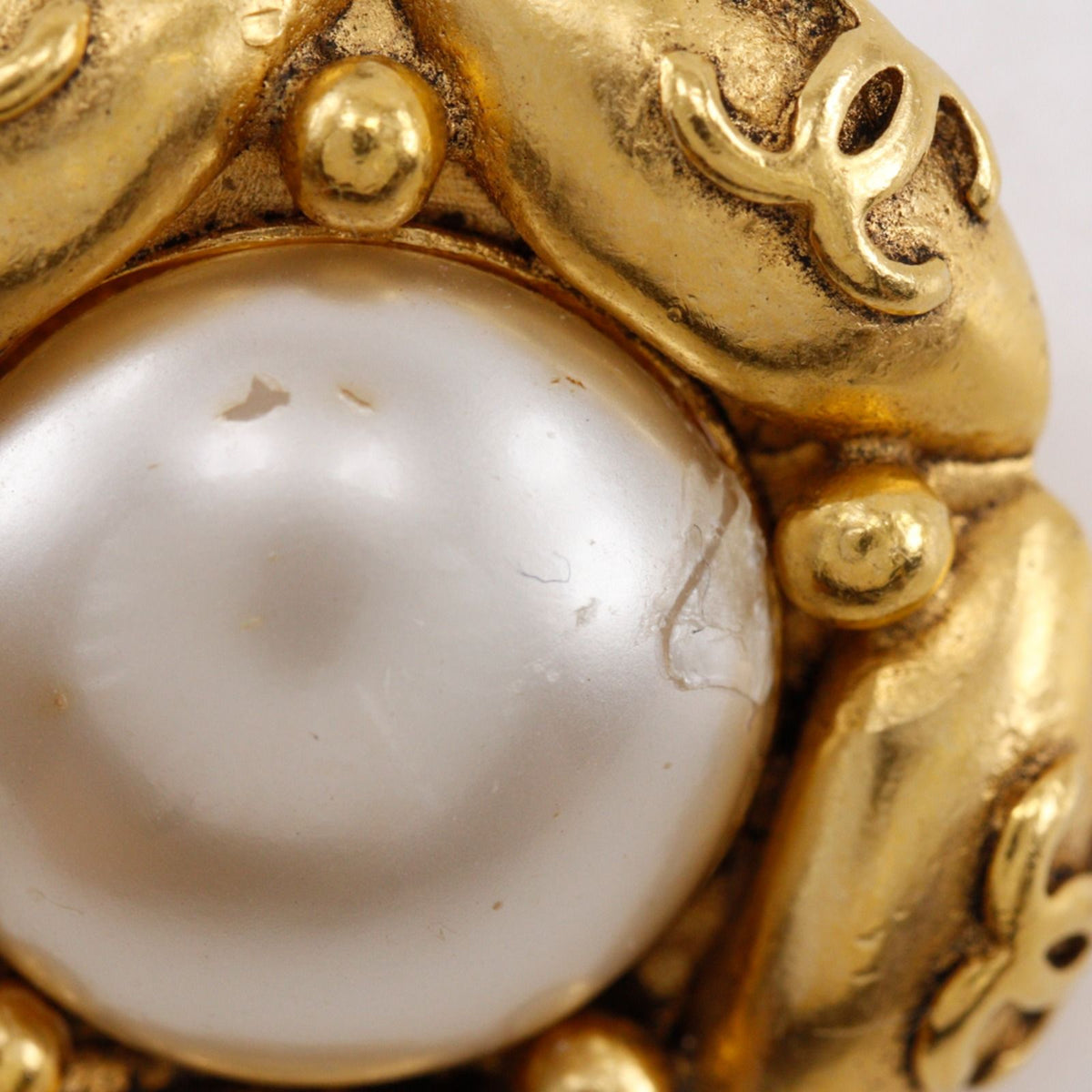 Chanel 94A CC Logo Flower Vintage Gold Plated Faux Pearl Earrings — view 7