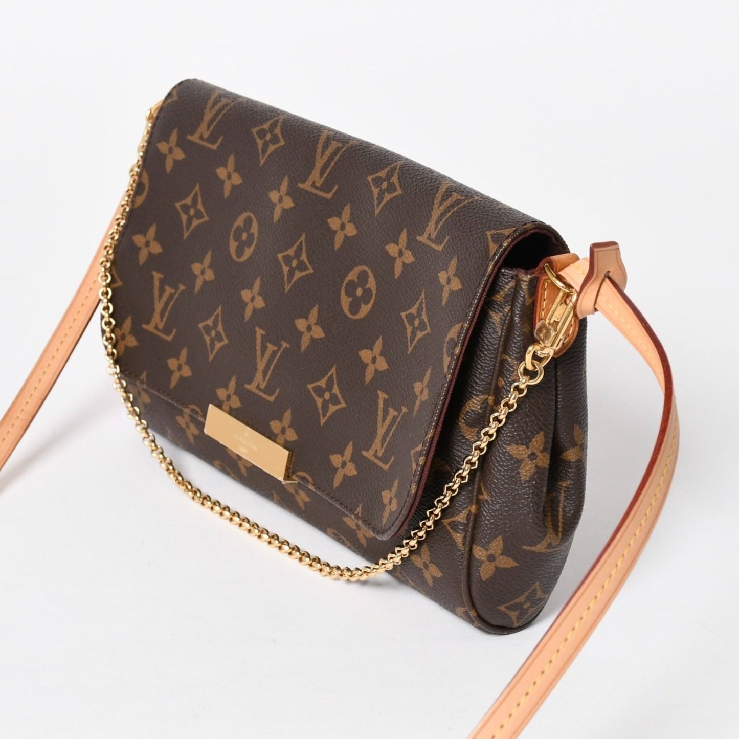 Louis Vuitton Favorite MM 2-Way Shoulder Bag Monogram Brown — view 4