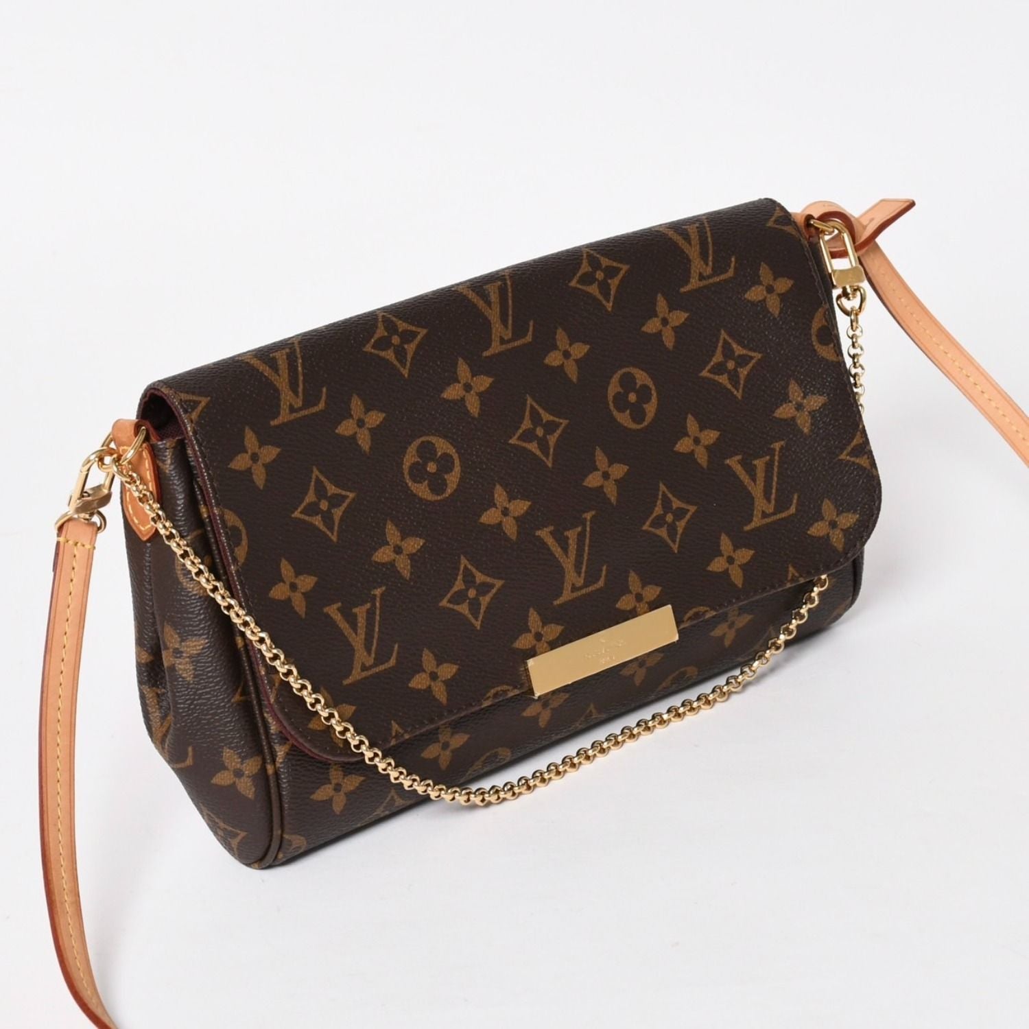 Louis Vuitton Favorite MM 2-Way Shoulder Bag Monogram Brown — view 3